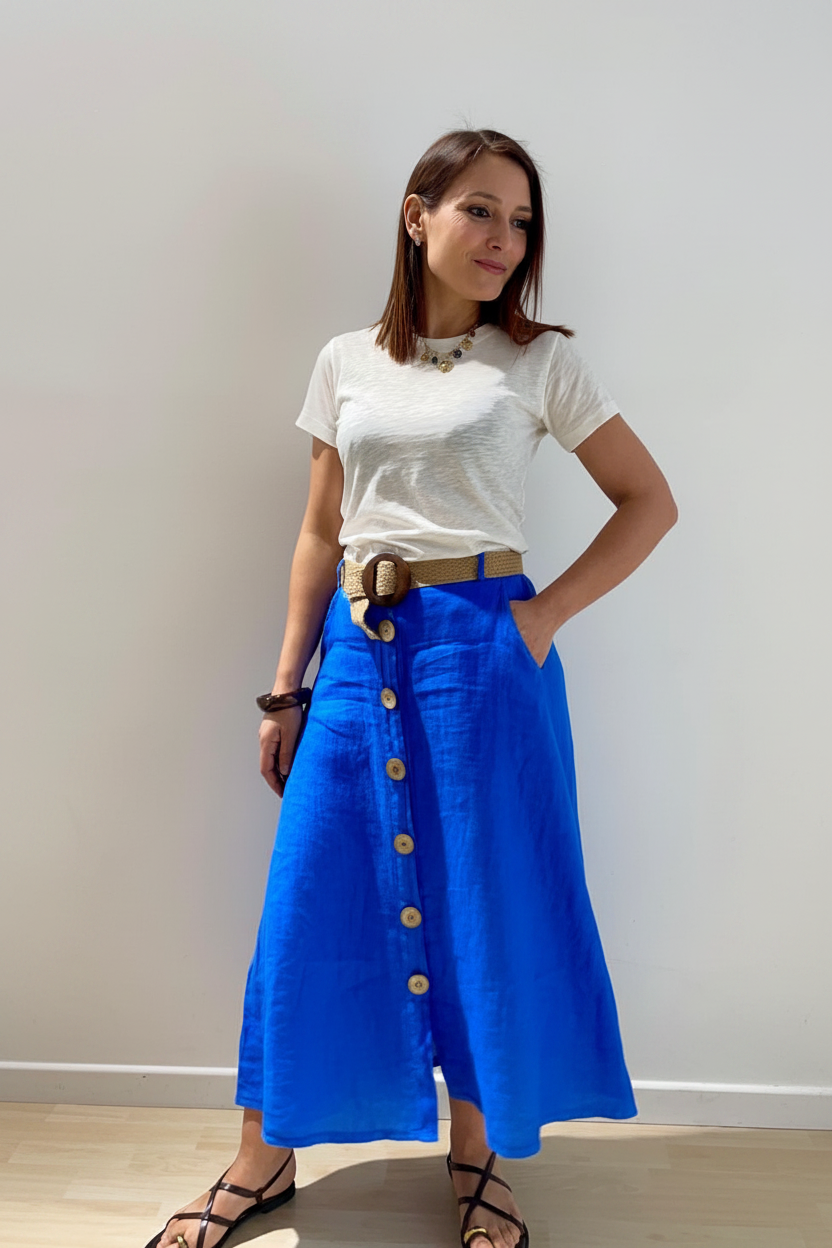 T-Shirt com Saia Linho Azul — Fundo Cinza