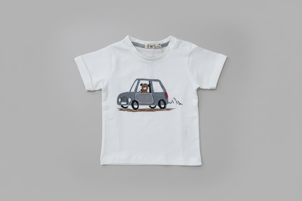 T-shirt ursinho carro fundo cinza